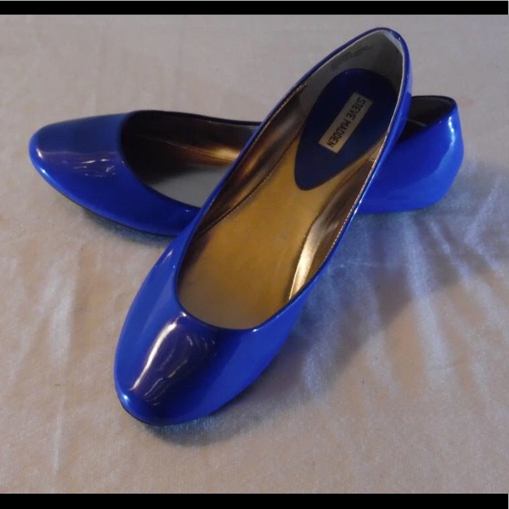 Steve Madden cobalt blue flats. Size 14 womens.